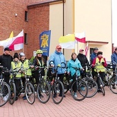 Na drogę pielgrzymów pobłogosławił ks. Kamil Borkowski.