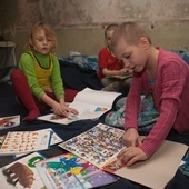 NGO: okupanci dokonują segregacji ukraińskich dzieci, by wybrać zdrowsze w celu rusyfikacji
