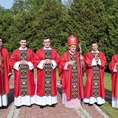 Nowi diakoni diecezji sandomierskiej.