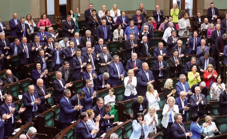 Sejm 26 maja odrzucił sprzeciw Senatu i ustawa o powołaniu komisji trafiła do Prezydenta RP.