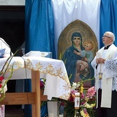 	Odpustowej Eucharystii przewodniczył ks. inf. Stanisław Pindera (z lewej).  