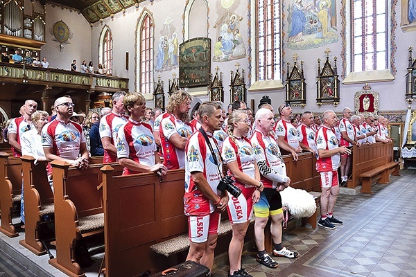 Msza św. cyklistów w sanktuarium w Swarzewie.