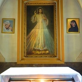 Obraz Jezusa Miłosiernego z kościoła parafialnego św. Andrzeja w Zabrzu.