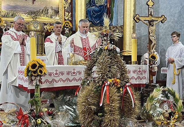 	Dożynkowa Msza św. w istebniańskim kościele Dobrego Pasterza.