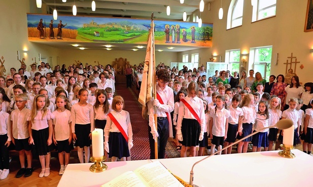 Rok szkolny rozpoczyna się Mszą św. w szkolnej kaplicy