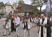 Wśród uczestników Męskiego Różańca są bracia Wojciech i Stanisław z Bukowiny Tatrzańskiej – reprezentanci młodego pokolenia górali. 