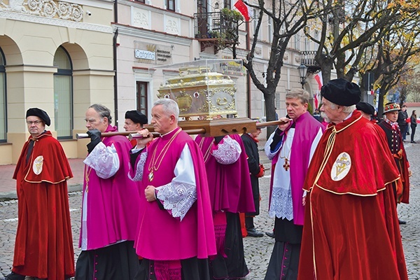 Podobnie jak w latach ubiegłych ulicami Łowicza przejdzie procesja z relikwiami.