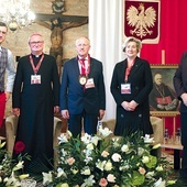 W jednej z 16 debat udział wzięli: (od lewej): Damian Szmagliński, bp Szymon Stułkowski, Janusz Paczkowski, Urszula Furtak i Witold Wybult.