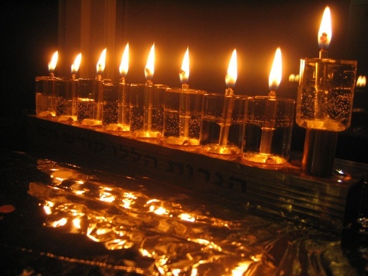 Alfabet religii: Chanuka