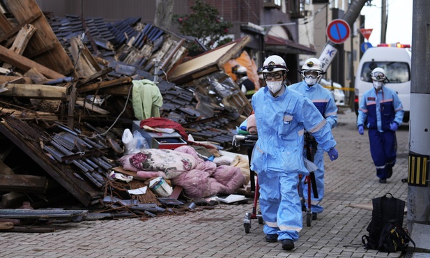 Trzęsienie ziemi w Japonii: nowa liczba ofiar: 92 zabitych, 242 zaginionych