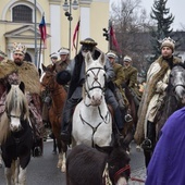 Trzej Królowie w pobliżu kościoła św. Trójcy w Radomiu.