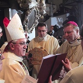 Liturgii święceń biskupich przewodniczył abp Celestino Migliore, ówczesny nuncjusz apostolski w Polsce.