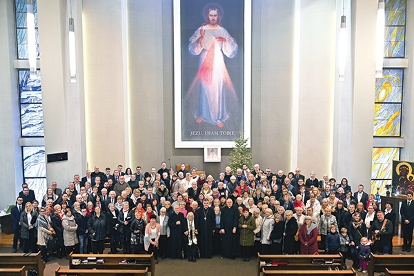 Uczestnicy spotkania jubileuszowego w Koszalinie.