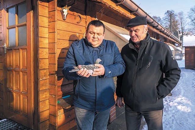 Adrian Kupka-Śmiłowski i Józef Ryś o gołębiach potrafią rozmawiać godzinami.