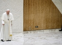 Kard. Czerny dla CNN: papież mówi światowym przywódcom, że ich decyzje są samobójcze