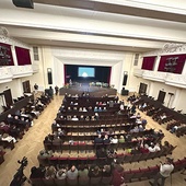 Konferencja odbyła się w odnowionej sali widowiskowej. 
