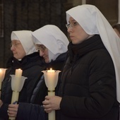 W katedrze na wspólnej modlitwie spotkały się osoby, które żyją według rad ewangelicznych.