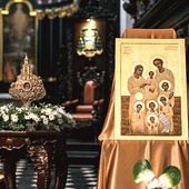 	Relikwiarz męczenników  i ikona napisana  przez Rafała Krużla.