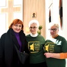 – Głogów jest pięknym miastem! Pełnym dobrych ludzi – podkreślają wolontariusze. Na zdjęciu od lewej: Dorota Drozd, Maria Dawidowska i Lidia Mojszczak w hospicyjnej kaplicy.