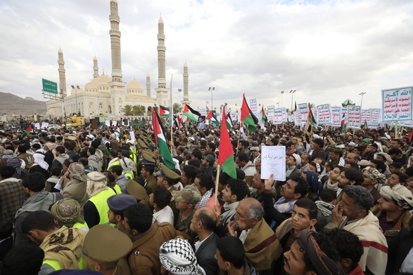 Masowe protesty przeciwko działaniom Ameryki w Sanie