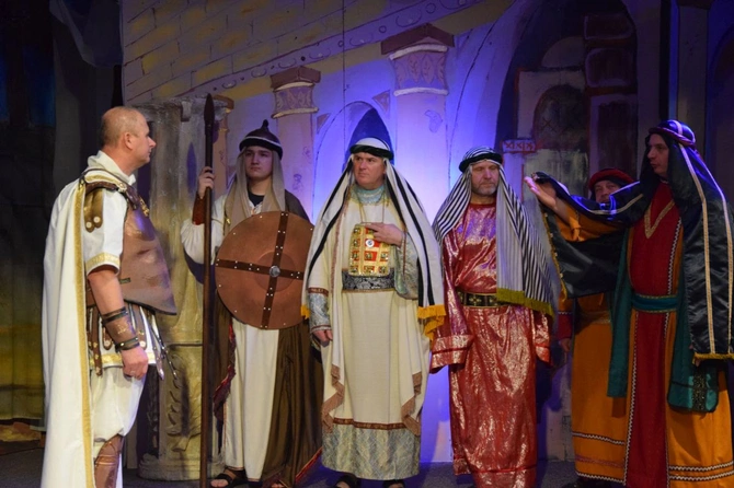 Od 50 lat aktorzy amatorzy wystawiają Misterium Męki Pańskiej