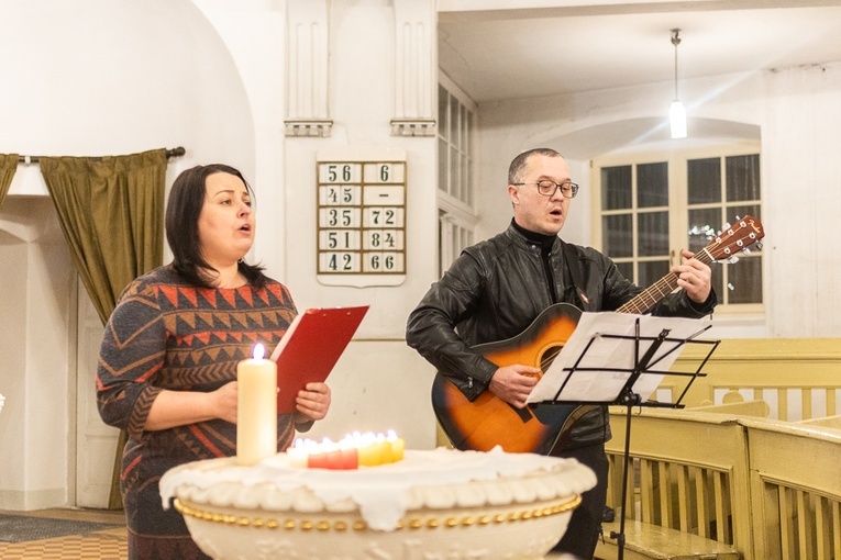 Modlitwę ubogacił duet uchodźców z Charkowa.