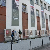 Obrazy bohaterów na gdańskim IPN