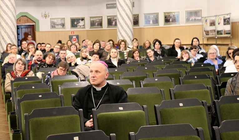 Z katechetami spotkał się bp Marek Solarczyk.