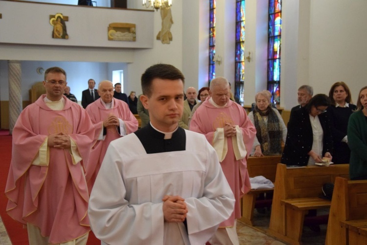 Homilię wygłosił rektor WSD w Radomiu ks. dr Marek Adamczyk. 