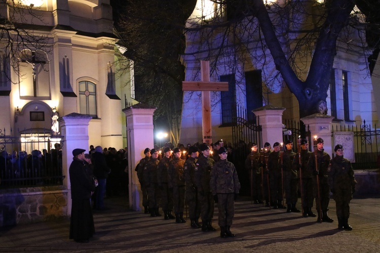 Płock. Droga Krzyżowa na Starym Mieście