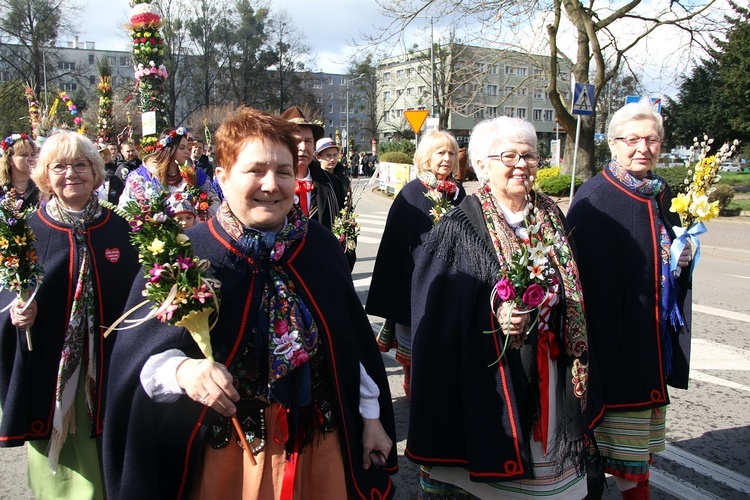 Parada Palm Wielkanocnych w Trzebnicy