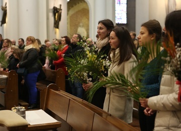 Abp Galbas: Za Chrystusem idziemy do dojrzałego i spójnego życia