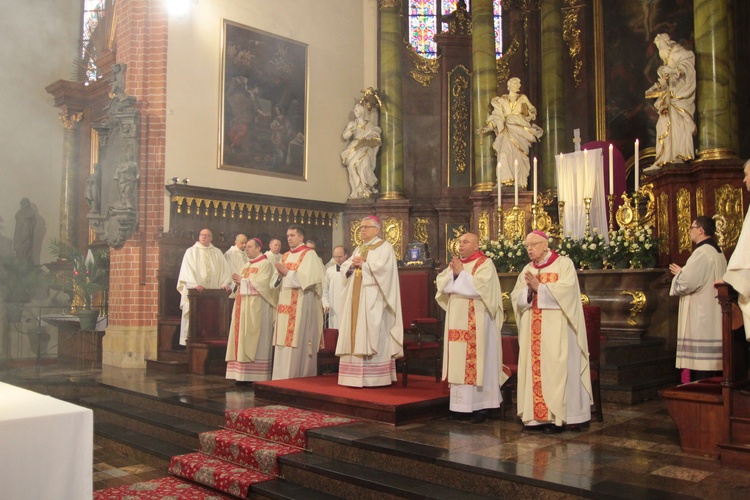 Msza krzyżma w legnickiej katedrze