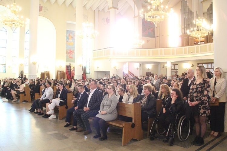 Bierzmowanie u Matki Bożej Anielskiej w Dębicy