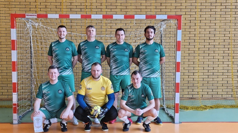 Piłkarze kapłani z AG na XVIII Mistrzostwach Polski księży w futsalu