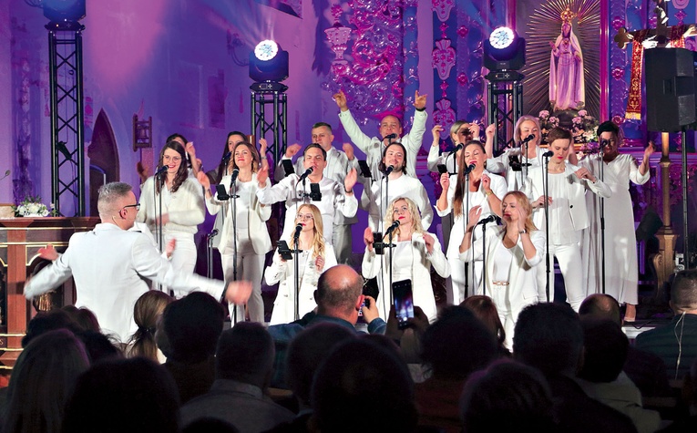 Zespół Iława Gospel Singers wystąpił z towarzyszeniem zaprzyjaźnionych muzyków. 