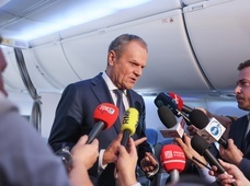 Tusk: Sytuacja na froncie jest krytyczna; najbliższe tygodnie mogą rozstrzygnąć o losach wojny