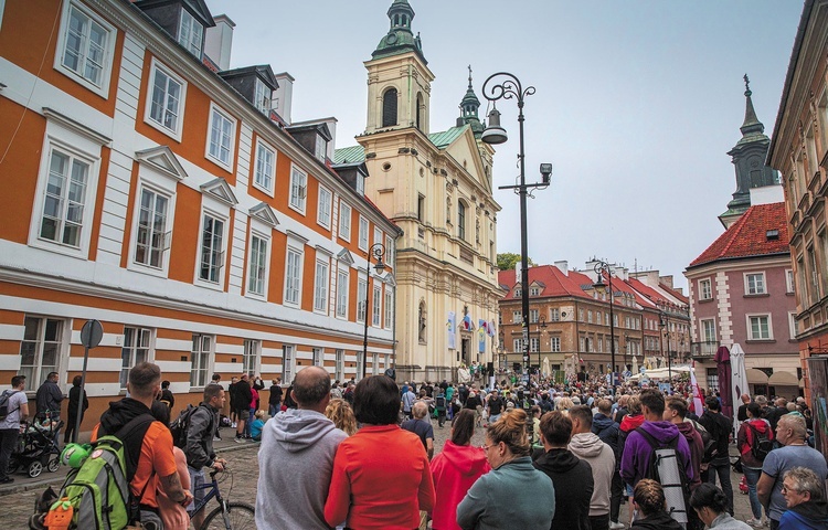 Paulini z Warszawy. Pełnia życia na Długiej 