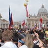 Tysiące wiernych w Watykanie uczciło Jana Pawła II w 10. rocznicę jego kanonizacji 