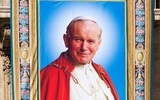 Kard. Comastri: Czego uczy nas świętość Jana Pawła II?