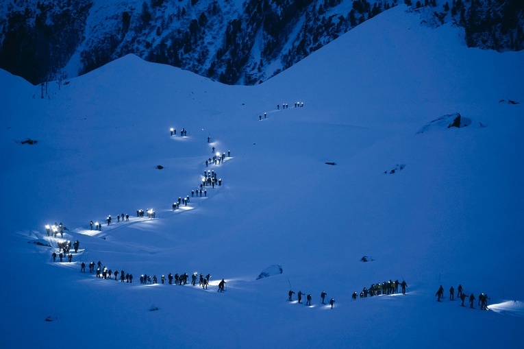 Uczestnicy 24. edycji Glacier Patrol na trasie wyścigu w Alpach Szwajcarskich. 21.04.2024 Szwajcaria