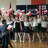 Akademia trzeciomajowa przygotowana przez uczniów Szkoły Podstawowej nr 20 w Lublinie.