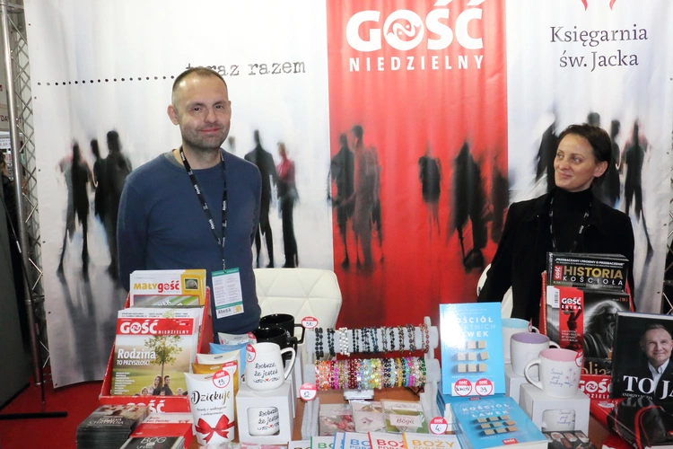 Na targach nie zabrakło także przedstawicieli "Gościa Niedzielnego". Targi Książki w Krakowie. O pacierzu i nie tylko