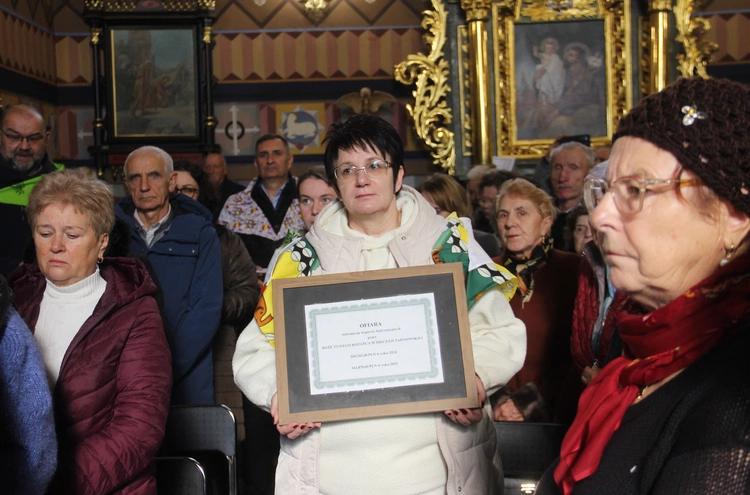Ofiara zebrana na wsparcie dzieł misyjnych przez róże Żywego Różańca diecezji tarnowskiej w 130 parafiach wyniosła w 2024 r. 569 342,60 zł, a w roku 2025, który jeszcze trwa - 342 870,60 zł. W Chorzelowie spotkali się członkowie róż Żywego Różańca z diecezji tarnowskiej