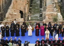 Modlitwa różnych wyznań w Koloseum