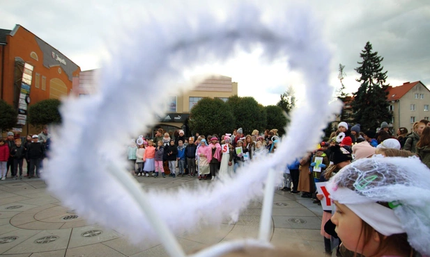 Bale Wszystkich Świętych, korowody, czuwania modlitewne