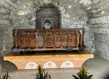 Grób św. Szarbela