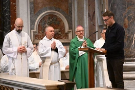 Podczas czwartkowej Eucharystii przy grobie świętego Jana Pawła II