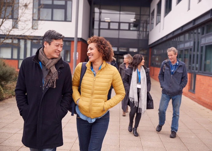 Liceum dla dorosłych – matura w Twoim tempie. Jak to działa i dlaczego warto?