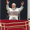 Watykan: Benedykt XVI pierwszy raz w oknie